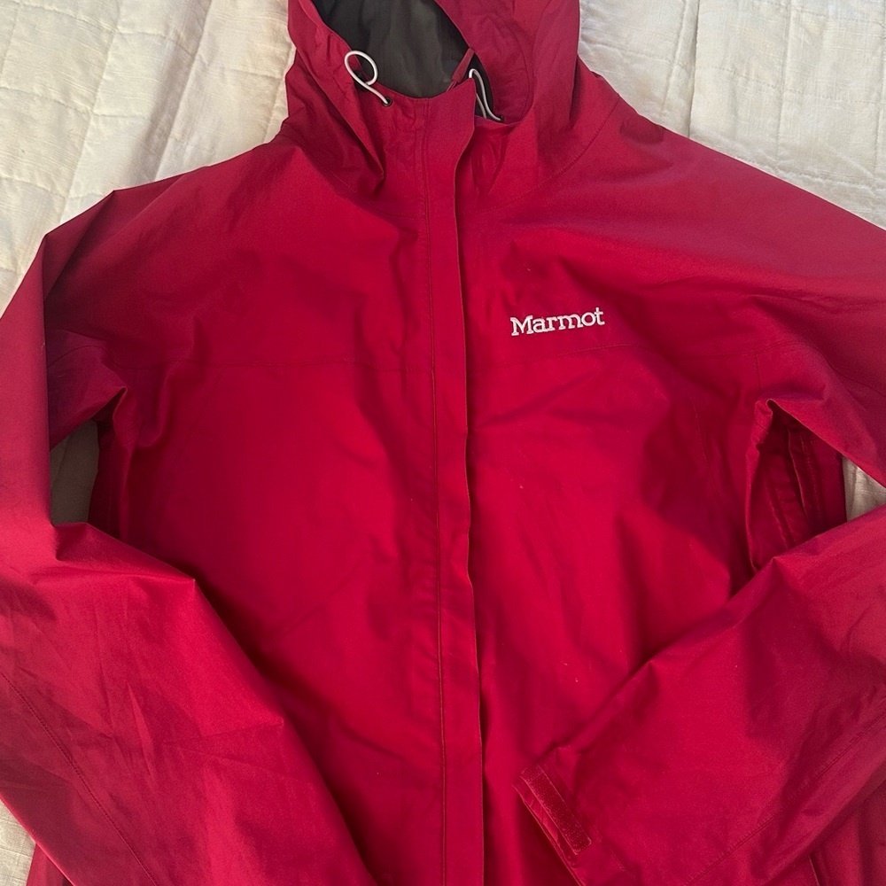 Marmot Red Ski & Snow Jacket Weather-Resistant Performance